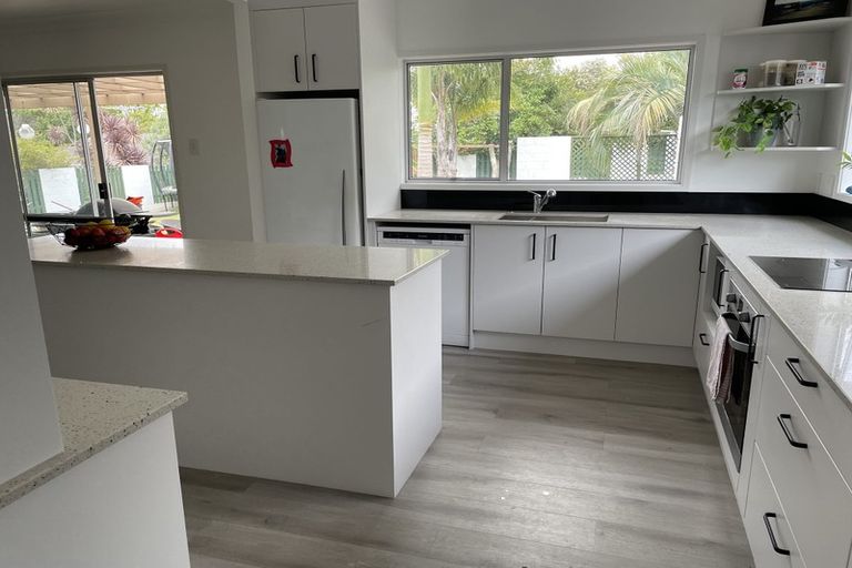 Photo of property in 4 Towra Place, Botany Downs, Auckland, 2010