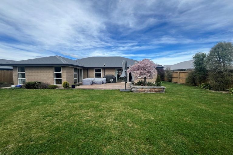 Photo of property in 16 Burnham School Road, Rolleston, 7614
