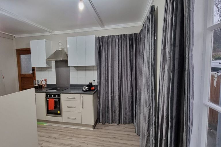 Photo of property in 21 Wheatley Street, Naenae, Lower Hutt, 5011