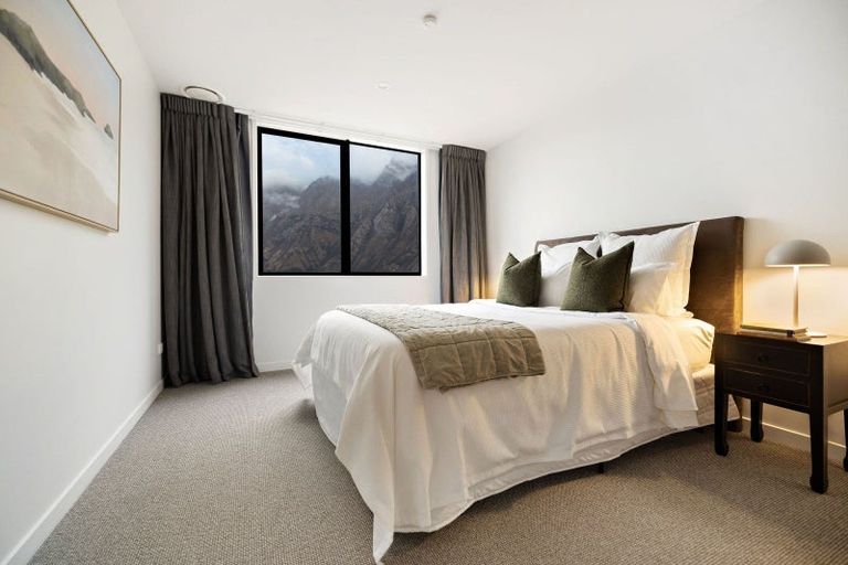 Photo of property in 18 Taurus Lane, Jacks Point, 9371