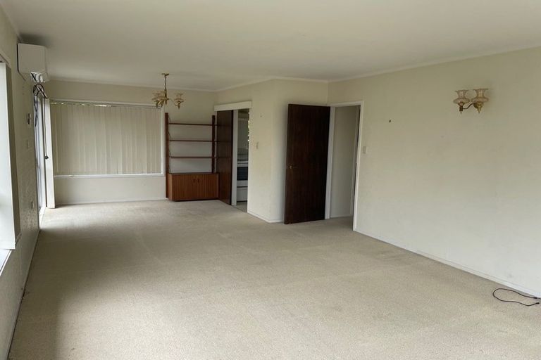 Photo of property in 1/37 Shanaway Rise, Hillcrest, Auckland, 0627