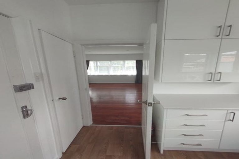 Photo of property in 114 Cambridge Terrace, Fairfield, Lower Hutt, 5011