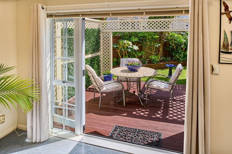 Photo of property in 20a Redwood Avenue, Tawa, Wellington, 5028