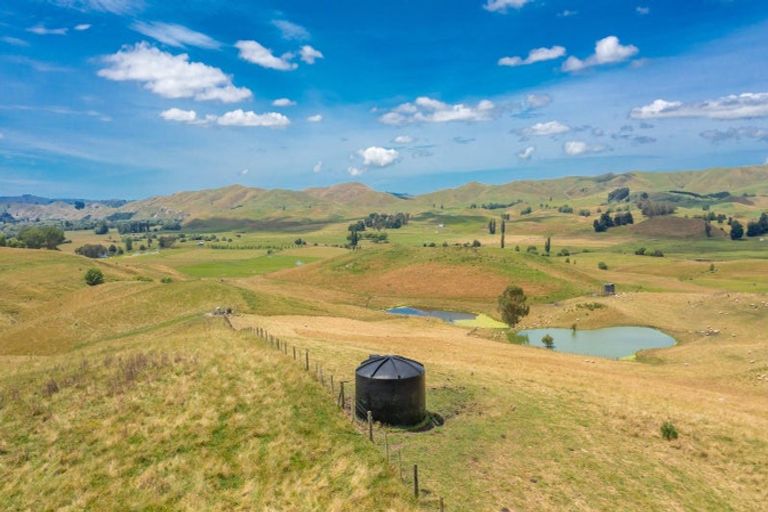 Photo of property in 359 Mangatarata Road, Waipukurau, 4285