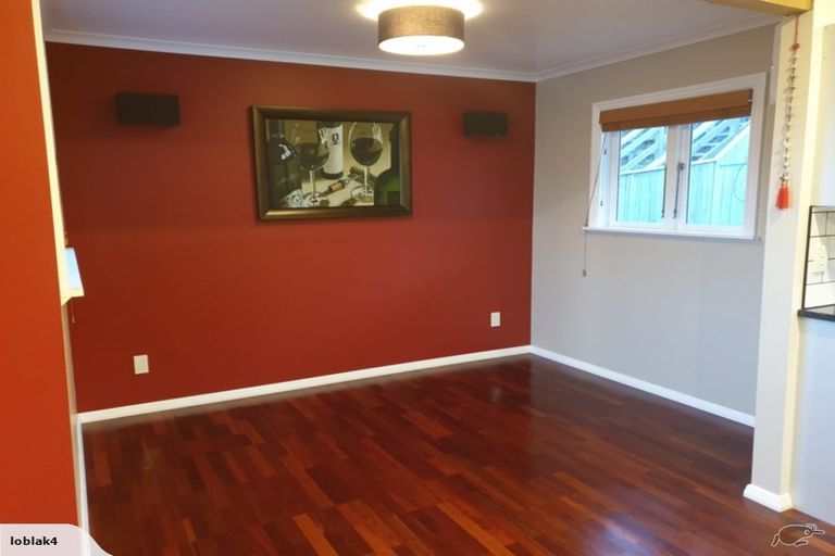 Photo of property in 111 Ruskin Road, Newlands, Wellington, 6037