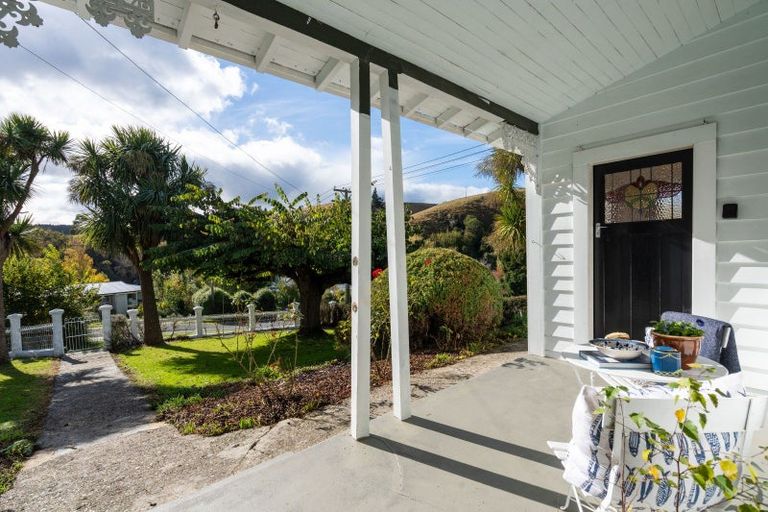 Photo of property in 28 Harrington Street, Lawrence, 9532