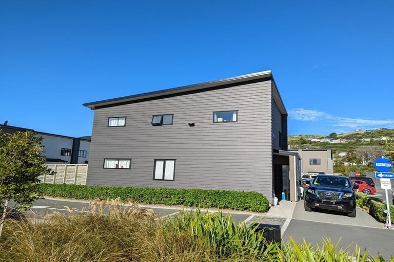 Photo of property in 11/9u Surrey Street, Tawa, Wellington, 5028