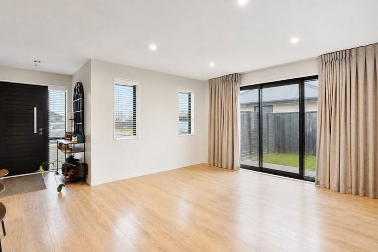Photo of property in 10 Godley Place, Woodend, 7610