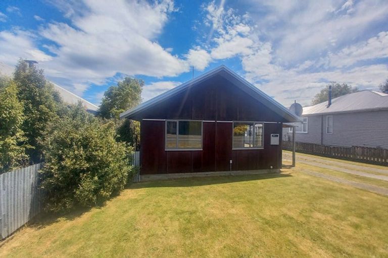 Photo of property in 3 Clifden Highway, Tuatapere, 9620