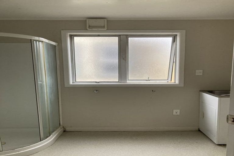 Photo of property in 11 Rua Street, Lyall Bay, Wellington, 6022