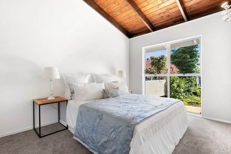 Photo of property in 3/23 Craigbank Avenue, New Lynn, Auckland, 0600