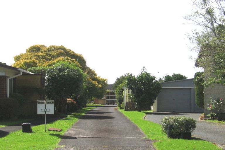Photo of property in 1/13 Pinedale Place, Henderson, Auckland, 0610