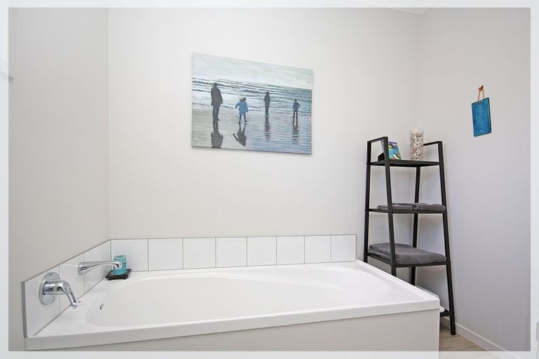 Photo of property in 29 Forbes Road, Foxton Beach, Foxton, 4815