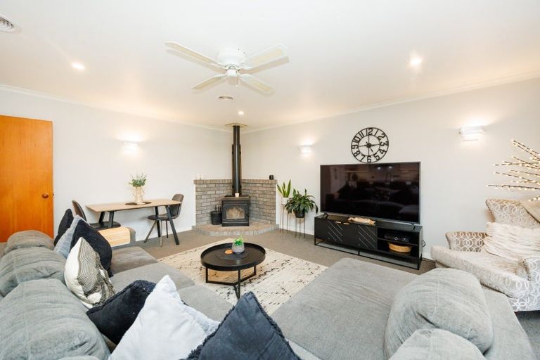 Photo of property in 294 Polson Hill Drive, Aokautere, Palmerston North, 4471