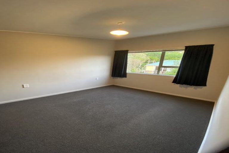 Photo of property in 21f7 Collins Avenue, Tawa, Wellington, 5028