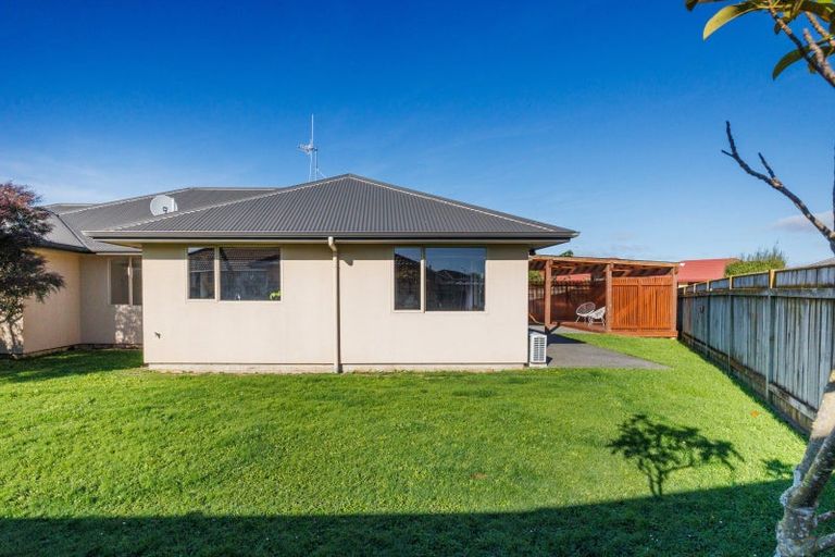 Photo of property in 21 Cleveland Heights, Kelvin Grove, Palmerston North, 4414