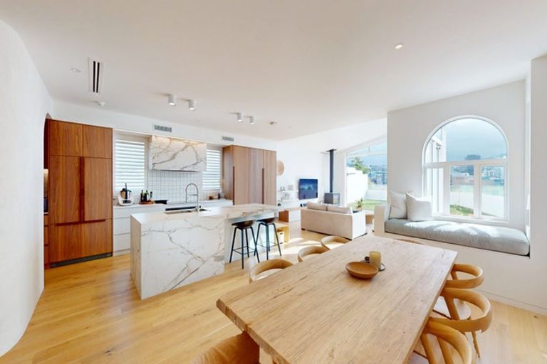 Photo of property in 57 Roxburgh Street, Mount Victoria, Wellington, 6011