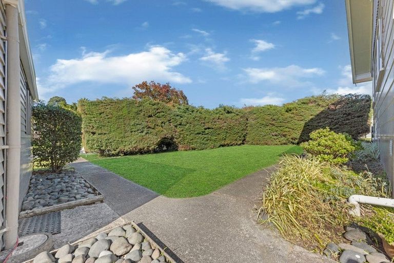 Photo of property in 47 Claverdon Drive, Massey, Auckland, 0614