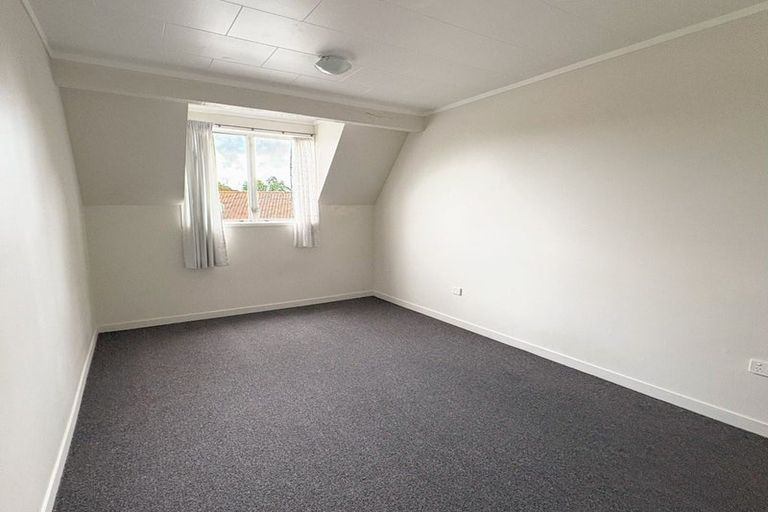 Photo of property in 16 Attlee Place, Gisborne, 4010
