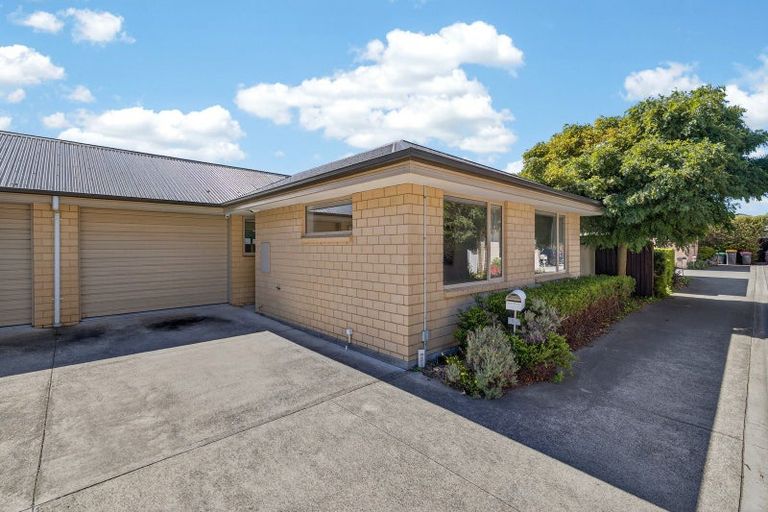 Photo of property in 52 Thackeray Place, Waltham, Christchurch, 8023