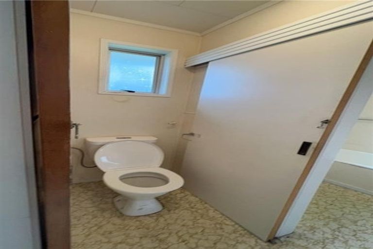 Photo of property in 18 Carbery Place, Manurewa, Auckland, 2102