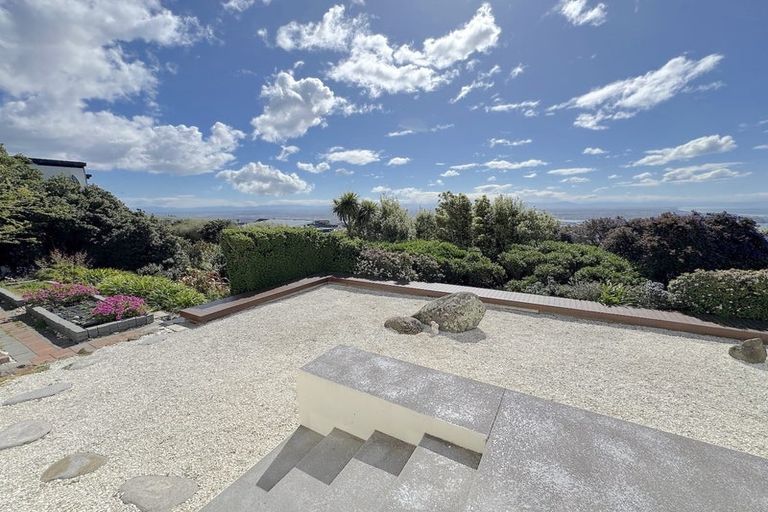 Photo of property in 2 Clearview Lane, Mount Pleasant, Christchurch, 8081