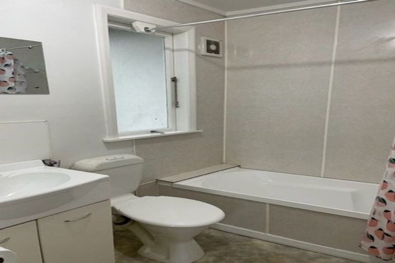 Photo of property in 3/30 Garden Road, Northland, Wellington, 6012