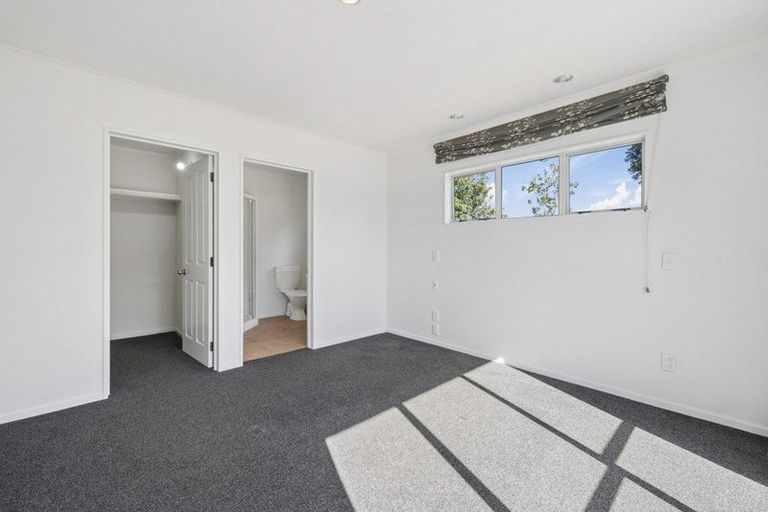 Photo of property in 5 Adrian Grove, Waikanae Beach, Waikanae, 5036
