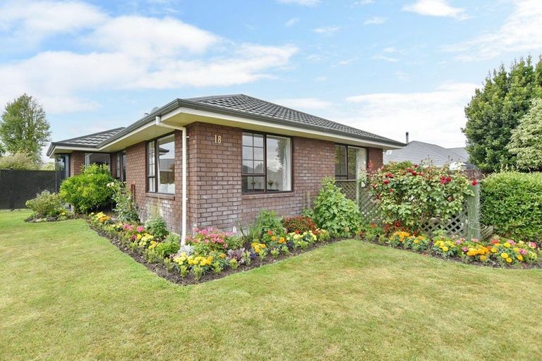 Photo of property in 18 Harrall Place, Kaiapoi, 7630