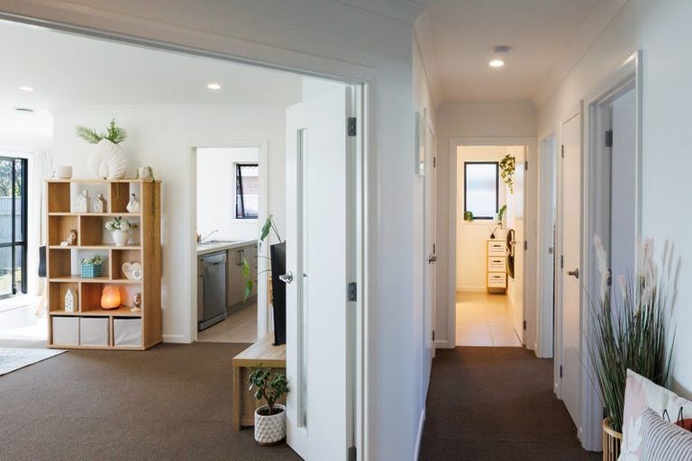 Photo of property in 52 Brooklyn Heights Drive, Kelvin Grove, Palmerston North, 4414