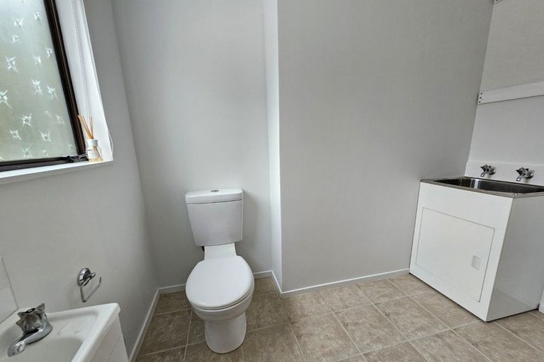 Photo of property in 6/2 Burdendale Grove, Churton Park, Wellington, 6037