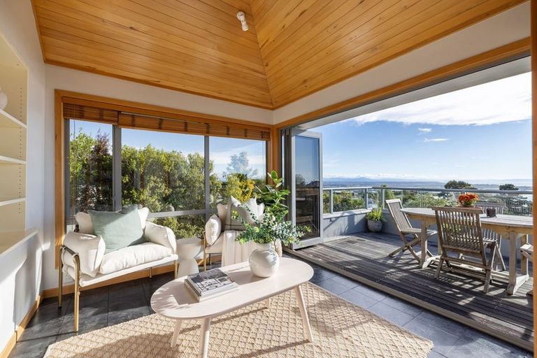 Photo of property in 8 The Rise, Mount Pleasant, Christchurch, 8081