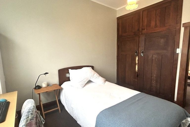 Photo of property in 127 Onepu Road, Lyall Bay, Wellington, 6022