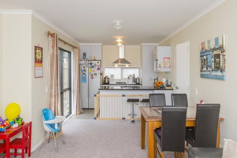 Photo of property in 14 Cresswell Place, Johnsonville, Wellington, 6037