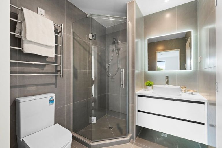 Photo of property in 8e Nedlands Place, Burswood, Auckland, 2013