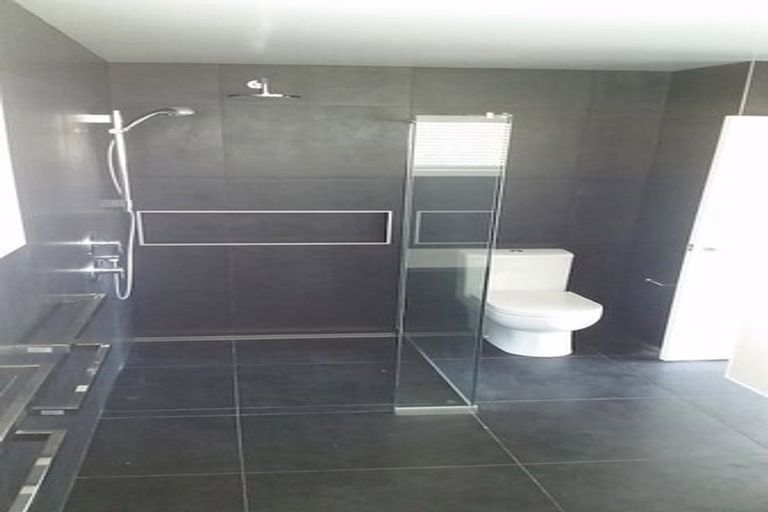 Photo of property in 13 Merchant Avenue, Te Atatu South, Auckland, 0610