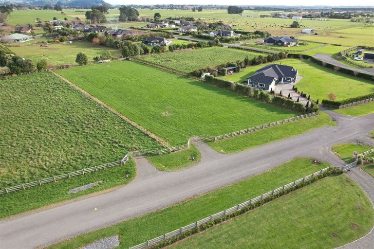 Photo of property in 10 Oriwa Lane, Levin, 5571