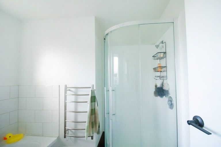 Photo of property in 32 Palliser Place, Milson, Palmerston North, 4414