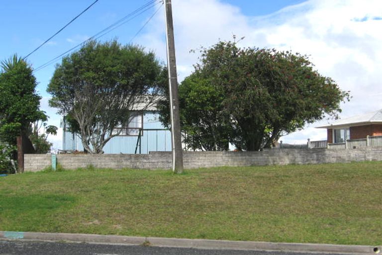 Photo of property in 1/9 Ridge Road, Waiake, Auckland, 0630