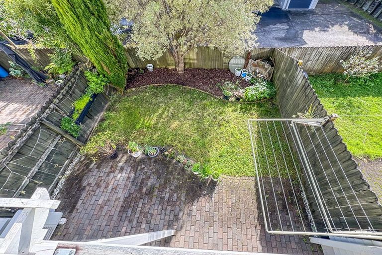 Photo of property in 7/78 Fernhill Way, Oteha, Auckland, 0632