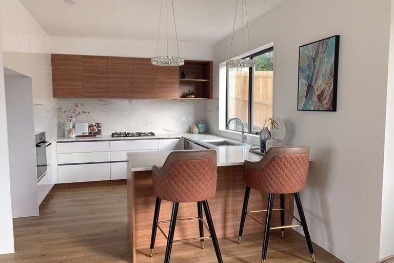 Photo of property in 142a Luckens Road, West Harbour, Auckland, 0618