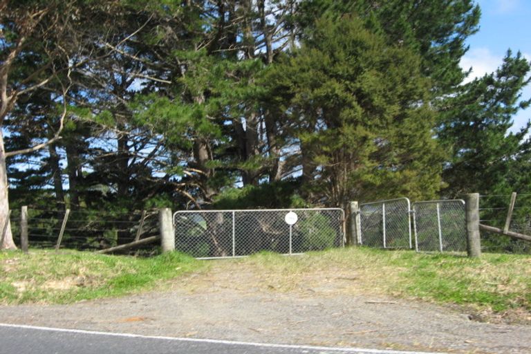 Photo of property in 191 Forest Road, Waiatarua, Auckland, 0612