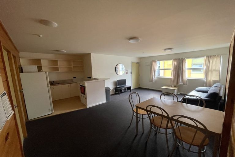 Photo of property in Drummond Street Flats, 19u5 Drummond Street, Mount Cook, Wellington, 6021