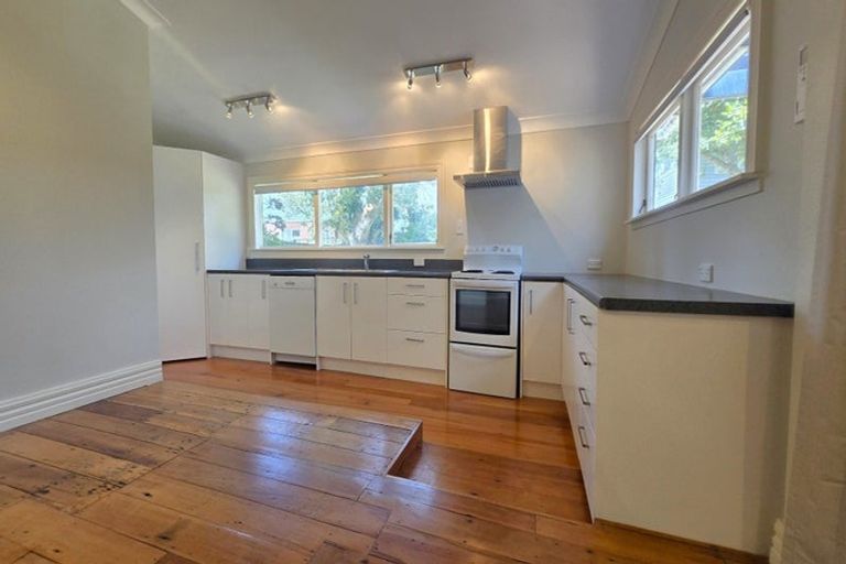 Photo of property in 28 Bay Street, Petone, Lower Hutt, 5012