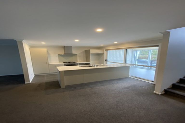 Photo of property in 32 Fernly Rise, Flat Bush, Auckland, 2019