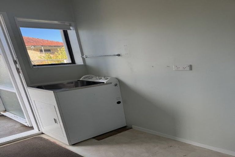 Photo of property in 27 Kamo Road, Regent, Whangarei, 0112