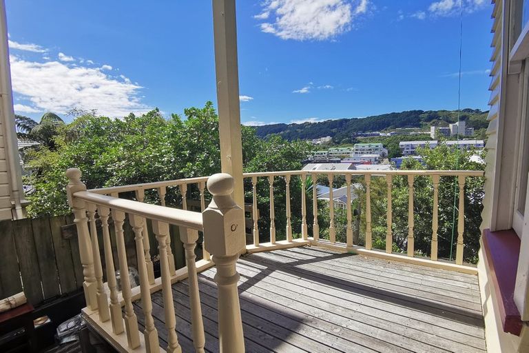 Photo of property in 105 Tasman Street, Mount Cook, Wellington, 6021