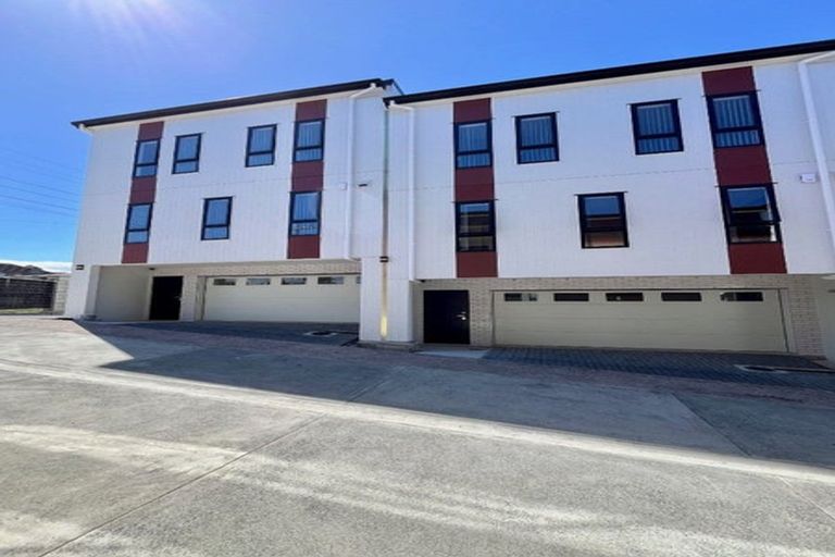 Photo of property in 41a Kelwyn Road, Kelston, Auckland, 0602