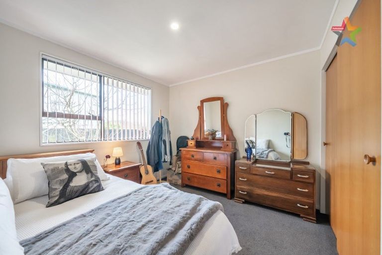 Photo of property in 2/8 Hewer Crescent, Naenae, Lower Hutt, 5011