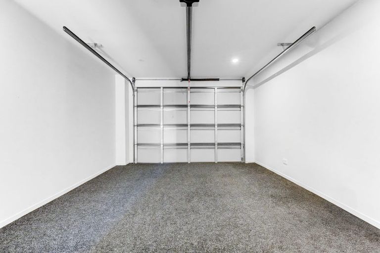 Photo of property in 11/9 Schnapper Rock Road, Greenhithe, Auckland, 0632